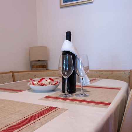 Apartman Ivan Drnis Luaran gambar